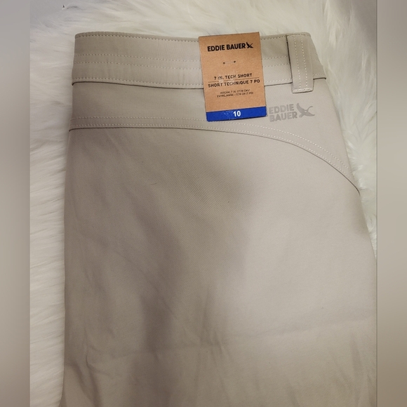 NEW- Eddie Bauer Tan Tech Shorts, Size 10 (waist 32) - Picture 8 of 8